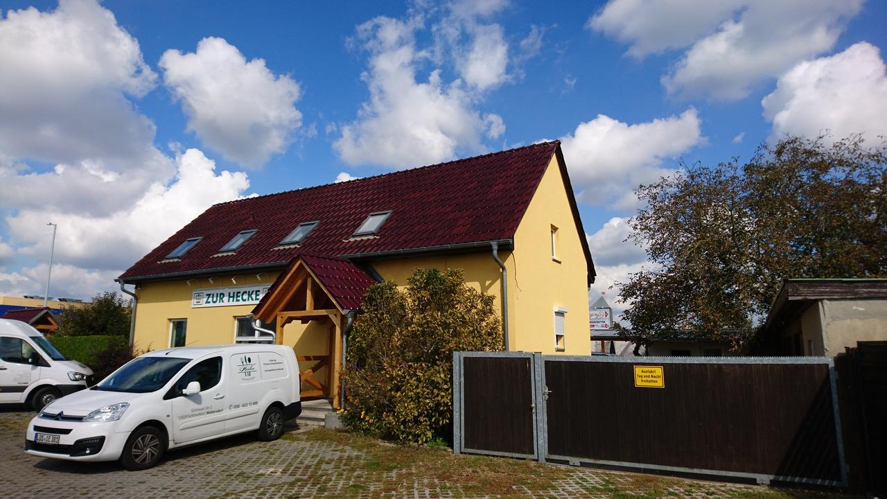 Gasthaus Zur Hecke เชินเนอเฟลด์ ภายนอก รูปภาพ