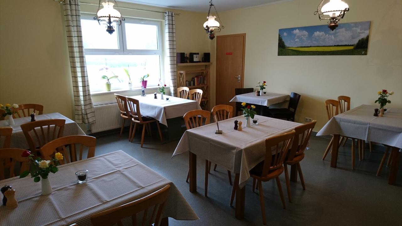Gasthaus Zur Hecke เชินเนอเฟลด์ ภายนอก รูปภาพ